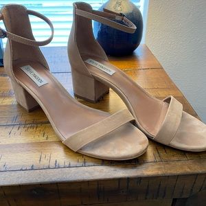 Steve Madden low block tan suede heel 9.5